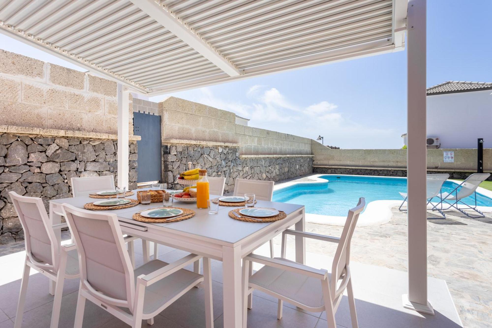 Villa Chloe Costa Adeje Tenerifesummervillas Giant Private Pool 11 Meters Long Exterior foto