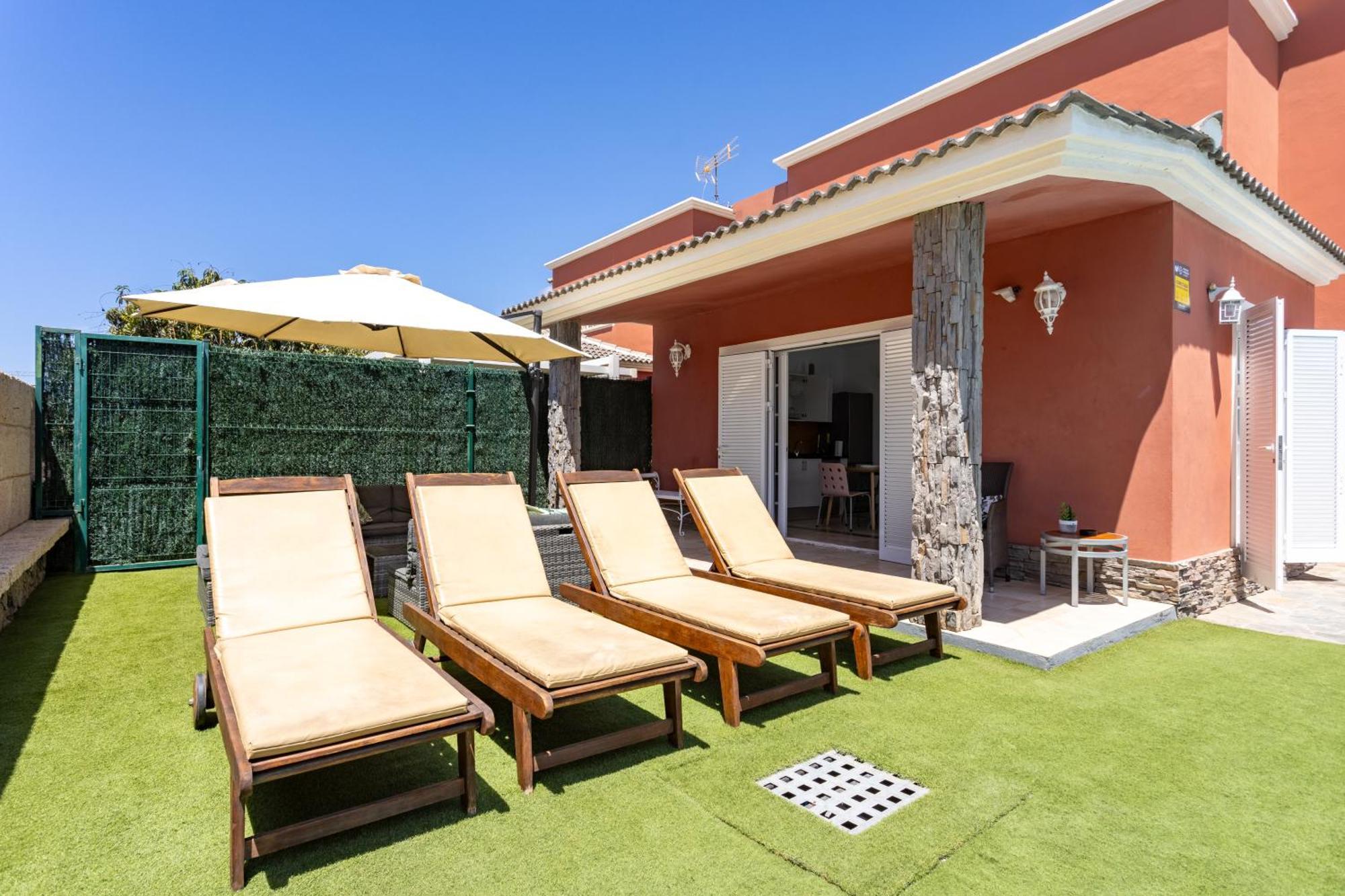 Villa Chloe Costa Adeje Tenerifesummervillas Giant Private Pool 11 Meters Long Exterior foto