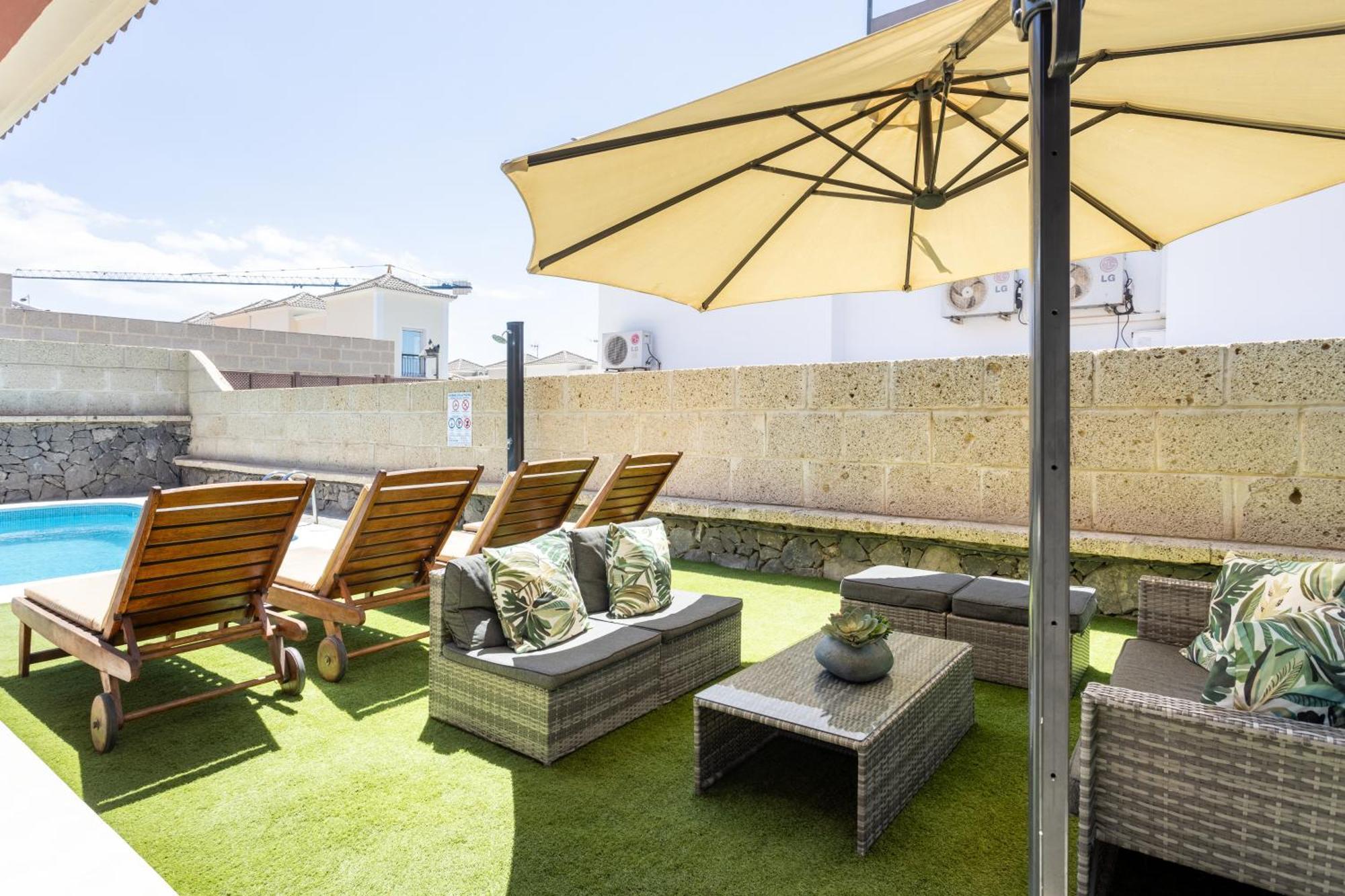 Villa Chloe Costa Adeje Tenerifesummervillas Giant Private Pool 11 Meters Long Exterior foto