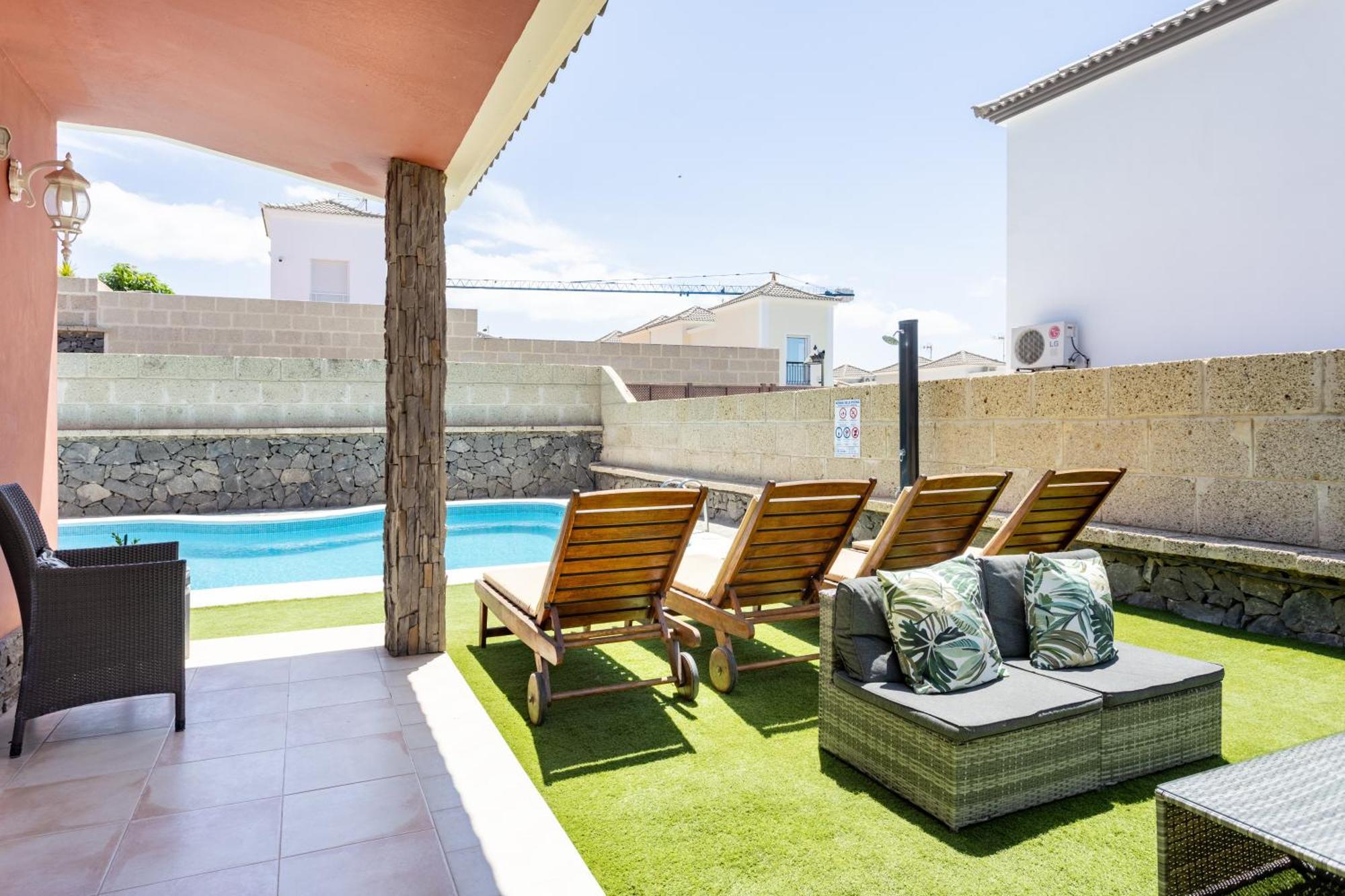 Villa Chloe Costa Adeje Tenerifesummervillas Giant Private Pool 11 Meters Long Exterior foto